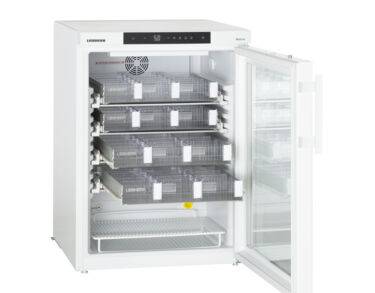 Armoire positive 5°C ± 3°C, 152 litres, porte vitrée