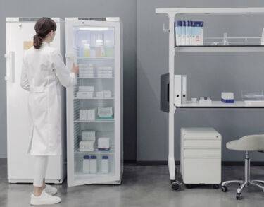 Armoire positive 5°C ± 3°C, 386 litres, porte vitrée